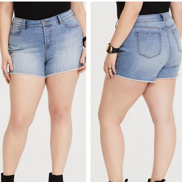 torrid Pants - NWT Torrid Light Wash High Rise Short Shorts